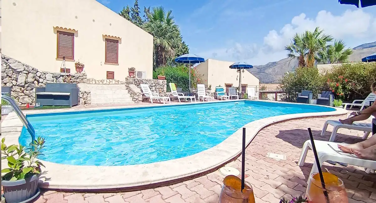 Piscina e Mare